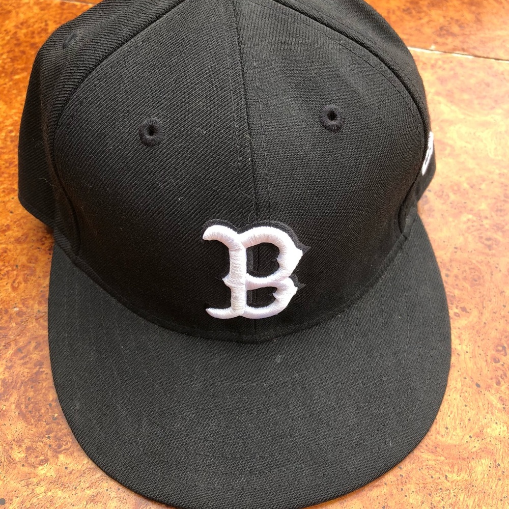 BOSTON RED SOCKS FITTED BASEBALL CAP